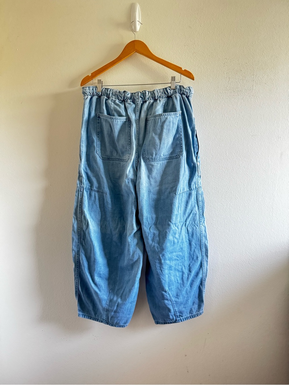 Free People We The Free Silverton Pull On Barrel Jeans size Medium - Picture 4 of 10